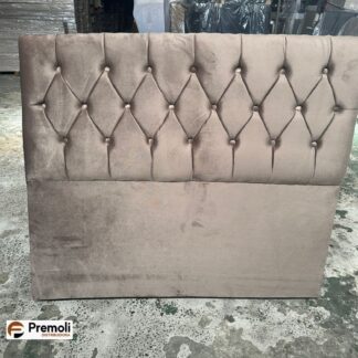 Cabeceira Estofada Capitone 158x Cor Marrom Premoli Pés em madeira