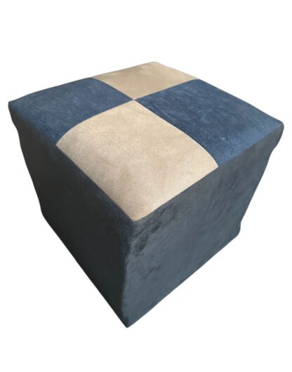 Puff  Quadrado Suede Altura 44x Largura 40  Cor Azul C/ Bege  imagem ilustrativa - Imagem 2