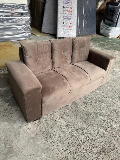 Sofa Pop Bela 3 / Lugares Veludo Cor Marrom  – almofadas soltas Pés em Madeira - Imagem 3