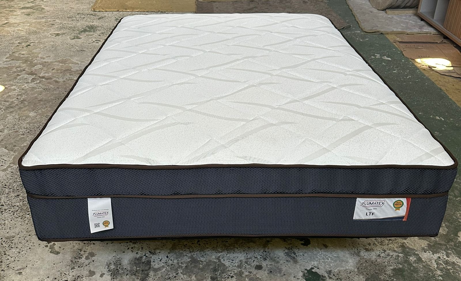 Colchão LT 138x128x32 Suporte 150kg Molas Ensacadas Plumatex - Imagem 2
